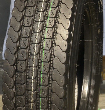 Resistenza all'usura eccellente di capacità di carico di Tiro del camion radiale di prezzo franco fabbrica AR111 8.25R16LT