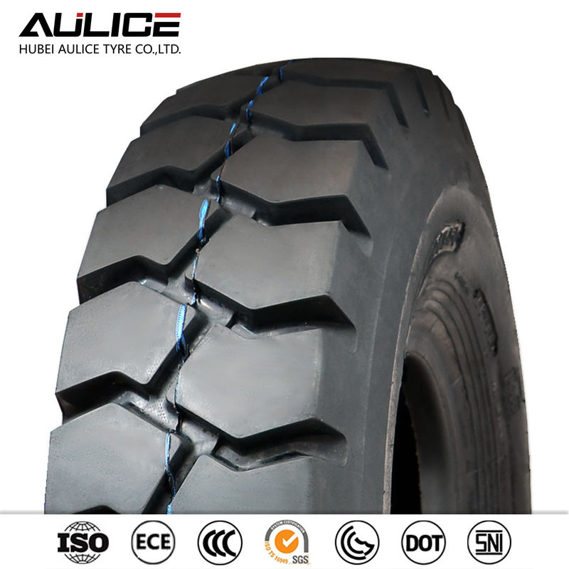 Il carrello elevatore solido di gomma di Off Road 16Ply 8.25-16 si stanca/pneumatici solidi del carrello elevatore